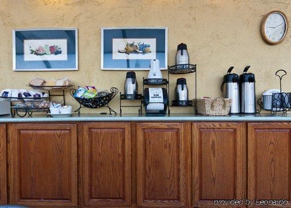 Villa Inn Lawrenceburg Restaurant foto